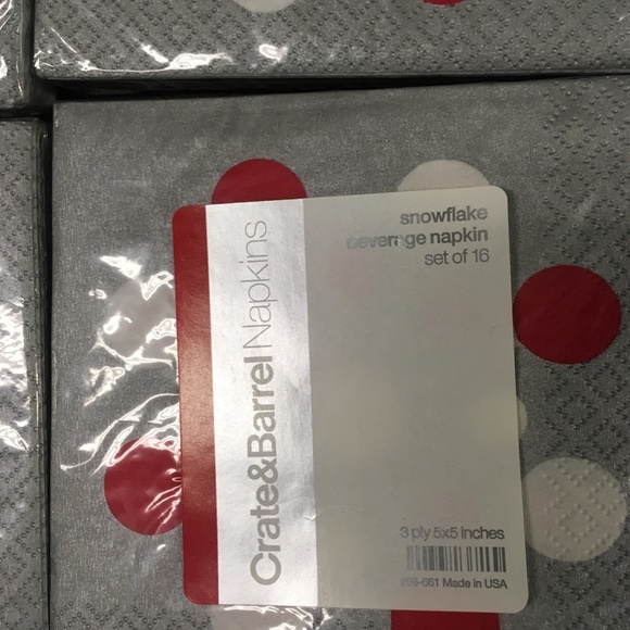 set/8 packages of Festive Snowflake Party Beverage Napkins-16ct per pkg, 128 ttl - Picture 4 of 6